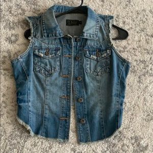 Cutoff jean jacket